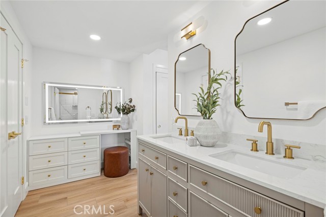 Detail Gallery Image 8 of 38 For 10222 Deerhill, Santa Ana,  CA 92705 - 4 Beds | 2/1 Baths