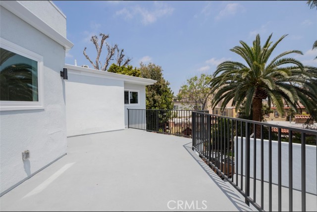 Detail Gallery Image 22 of 24 For 1346 N Stanley Ave #1,  Los Angeles,  CA 90046 - 4 Beds | 4/1 Baths