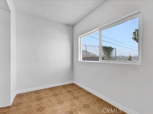 Detail Gallery Image 8 of 28 For 3030 Valle Vista Dr #27,  Los Angeles,  CA 90065 - 2 Beds | 1 Baths