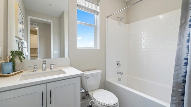 Detail Gallery Image 27 of 42 For 24325 Camino Oceano, Valencia,  CA 91354 - 5 Beds | 5/1 Baths