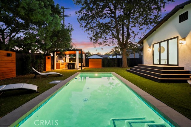 14328 Emelita Street, Sherman Oaks CA: https://media.crmls.org/medias/cc216162-b70f-4862-ad37-1b909a8bfc1f.jpg