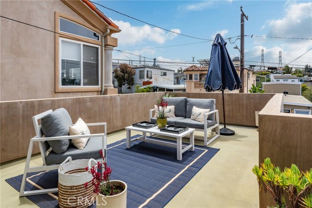 1107 2nd Street, Hermosa Beach, California 90254, 3 Bedrooms Bedrooms, ,1 BathroomBathrooms,Residential,Sold,2nd,SB24118456