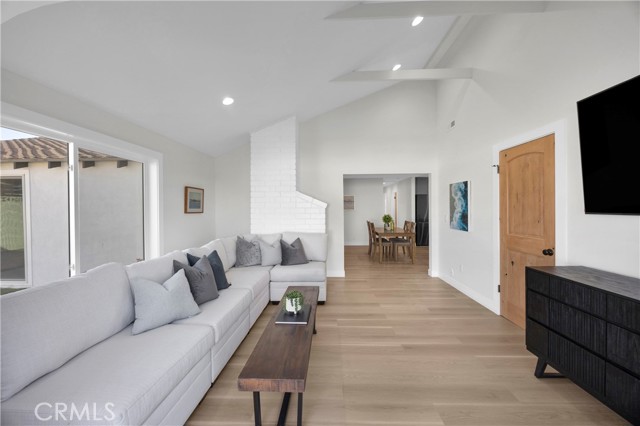 Image 19 of 53 For 8326 Fontainbleau Way