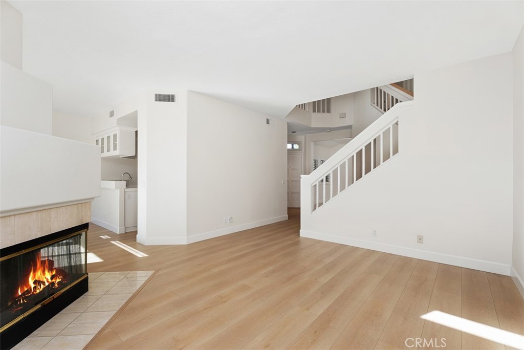 MLS #OC25261824 image #6