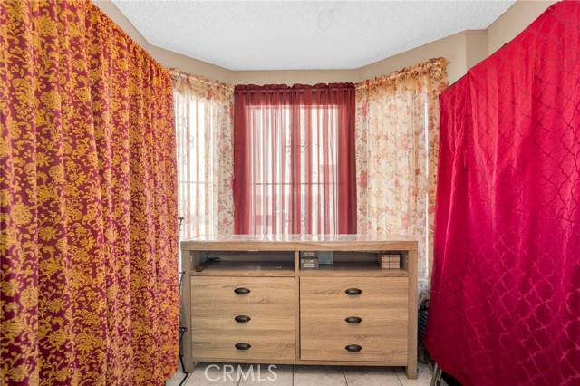 24179 Sun Valley Rd., Moreno Valley CA: https://media.crmls.org/medias/cc22df6a-6b07-4cef-98ba-607bcdd9191c.jpg