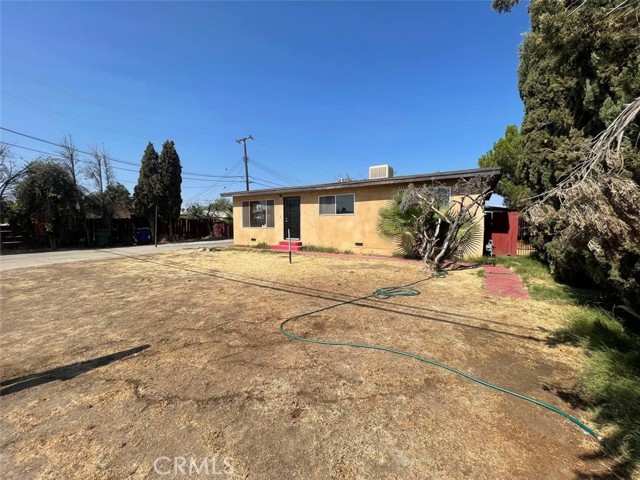 11058 Jones Street, Hanford CA: https://media.crmls.org/medias/cc230874-8ea8-4a1a-a649-ee98851097b2.jpg