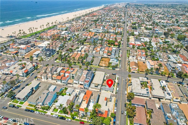 715 Olive Avenue, Huntington Beach CA: https://media.crmls.org/medias/cc2374a2-bf2d-4f95-b57b-e093e050def8.jpg
