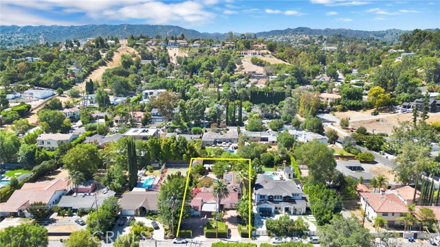 18930 Wells Drive, Tarzana CA: https://media.crmls.org/medias/cc23bdb9-8881-4a87-af78-35f98e35ba64.jpg