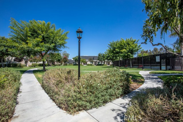 19211 Haynes Street, Reseda CA: https://media.crmls.org/medias/cc26c624-3907-408c-8ec1-3a729c38bc8e.jpg