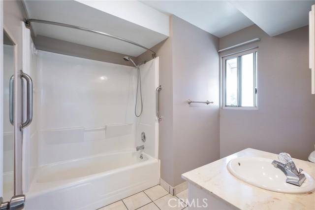 Detail Gallery Image 15 of 25 For 22945 Nadine Cir #B,  Torrance,  CA 90505 - 2 Beds | 2 Baths