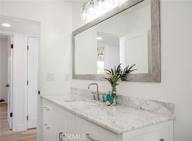 301 4th St, Manhattan Beach, California 90266, 4 Bedrooms Bedrooms, ,3 BathroomsBathrooms,Residential,Sold,4th St,SB22117855