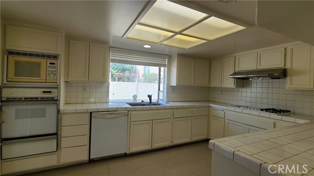 Detail Gallery Image 11 of 29 For 9921 Lower Azusa Rd, Temple City,  CA 91780 - 4 Beds | 2/1 Baths