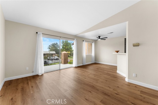 Detail Gallery Image 6 of 35 For 2588 Avenida Del Vista #J202,  Corona,  CA 92882 - 1 Beds | 1 Baths