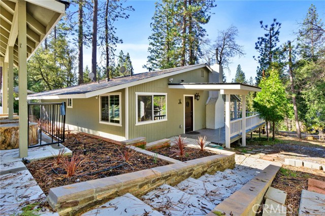 Detail Gallery Image 4 of 35 For 40476 Road 274, Bass Lake,  CA 93604 - 3 Beds | 2 Baths
