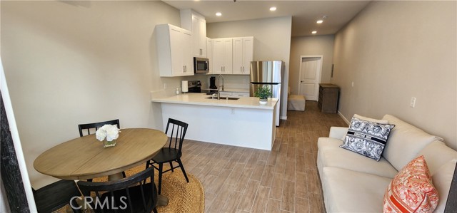 Detail Gallery Image 5 of 72 For 17210 Newhope St #1103,  Fountain Valley,  CA 92708 - 1 Beds | 1 Baths