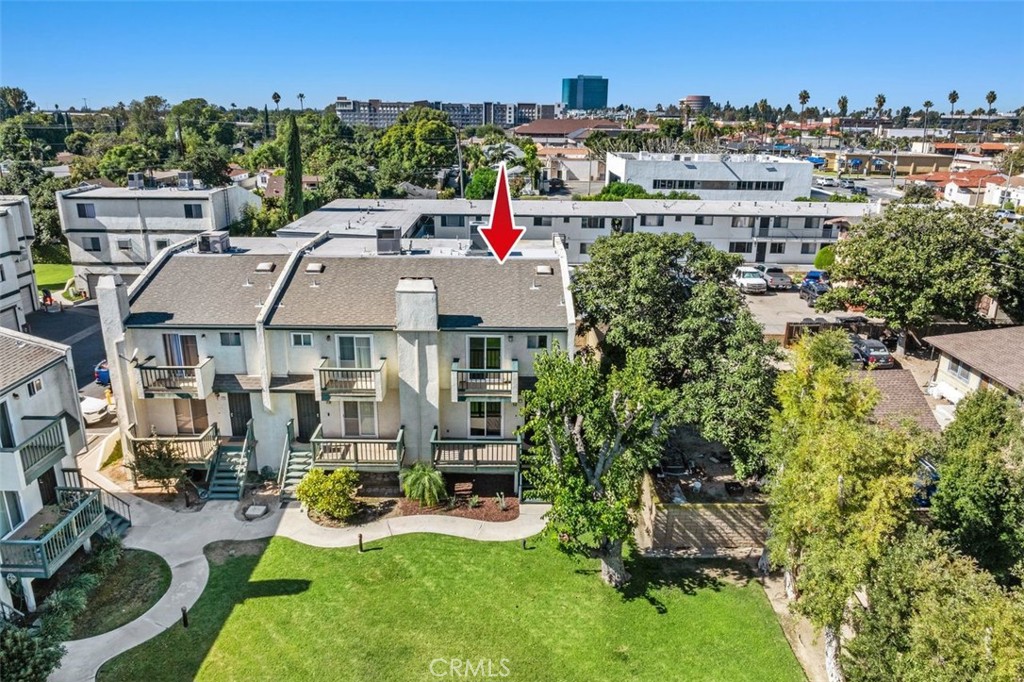 MLS #OC25250901 image #32