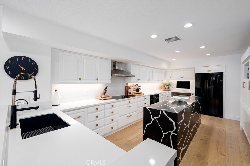 MLS #OC25224944 image #10