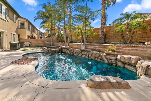 13744 Star Ruby Avenue, Eastvale CA: https://media.crmls.org/medias/cc2bd067-a4ba-4811-8afc-9541e6542a6c.jpg