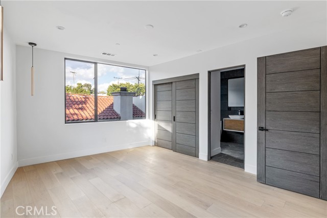 Detail Gallery Image 13 of 17 For 528 N Flores St #101,  West Hollywood,  CA 90048 - 2 Beds | 2/1 Baths