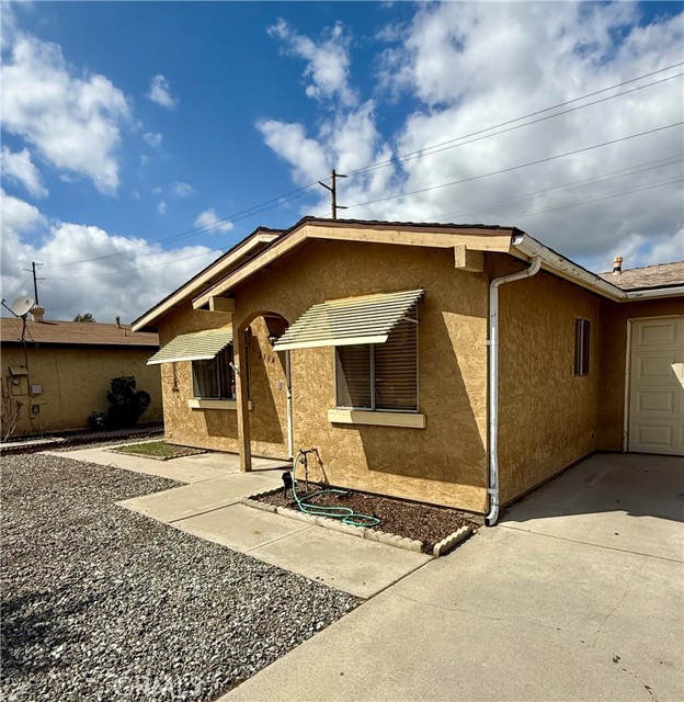 2364 San Padre, Hemet CA: https://media.crmls.org/medias/cc2d3277-6cc4-44f5-8983-d58b44e8d5b5.jpg