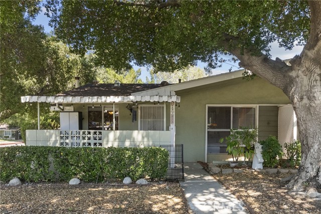 Detail Gallery Image 1 of 39 For 19226 Avenue of the Oaks a,  Newhall,  CA 91321 - 2 Beds | 1 Baths