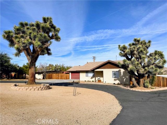 Detail Gallery Image 2 of 29 For 56494 Anaconda Dr, Yucca Valley,  CA 92284 - 2 Beds | 2 Baths