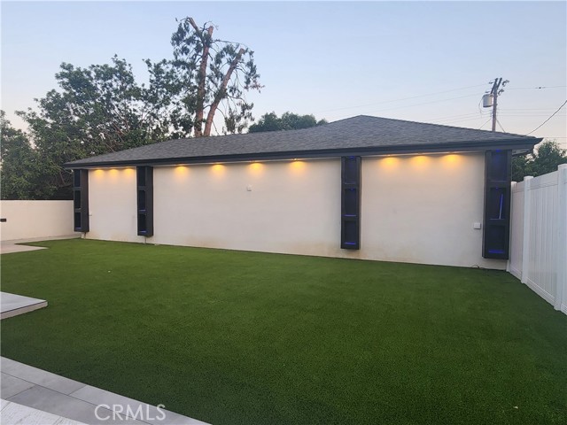 20522 Sherman Way, Winnetka CA: https://media.crmls.org/medias/cc3031b5-c5b3-434f-ac5e-fbd605dc1b4a.jpg