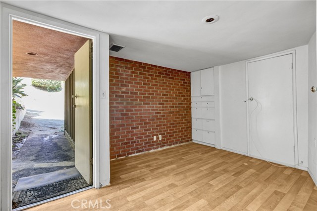 3868 Scadlock Lane, Sherman Oaks CA: https://media.crmls.org/medias/cc31d76e-0c9a-44ed-a94b-2cf50b0bc98f.jpg