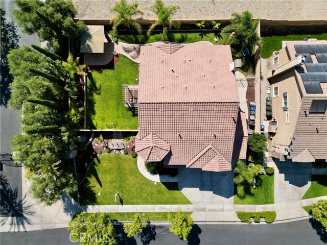 5381 Campania Way, Fontana CA: https://media.crmls.org/medias/cc33f0a0-7b5a-419c-a2ec-884c0b90b267.jpg