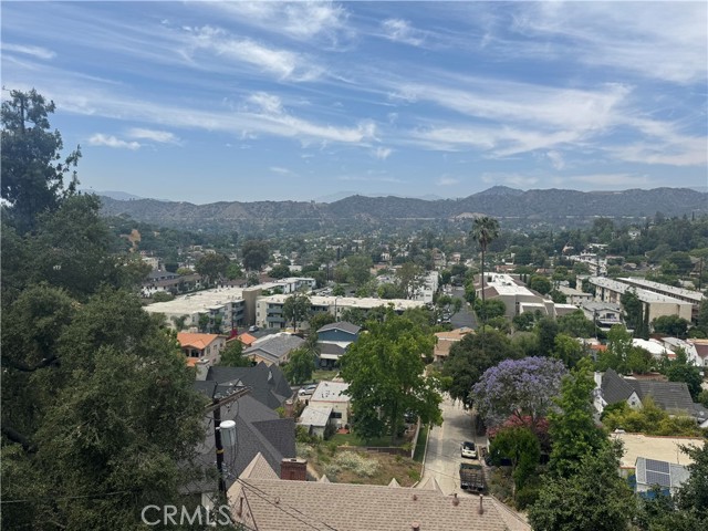 1537 Wildwood Drive, Eagle Rock CA: https://media.crmls.org/medias/cc34b424-8dad-49ed-86cf-9fb1e10b2b32.jpg
