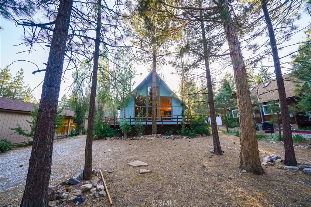 https://media.crmls.org/medias/cc3500ca-c6fe-4a53-99a2-cb7d9a40f5d1.jpg?preset=X-Large