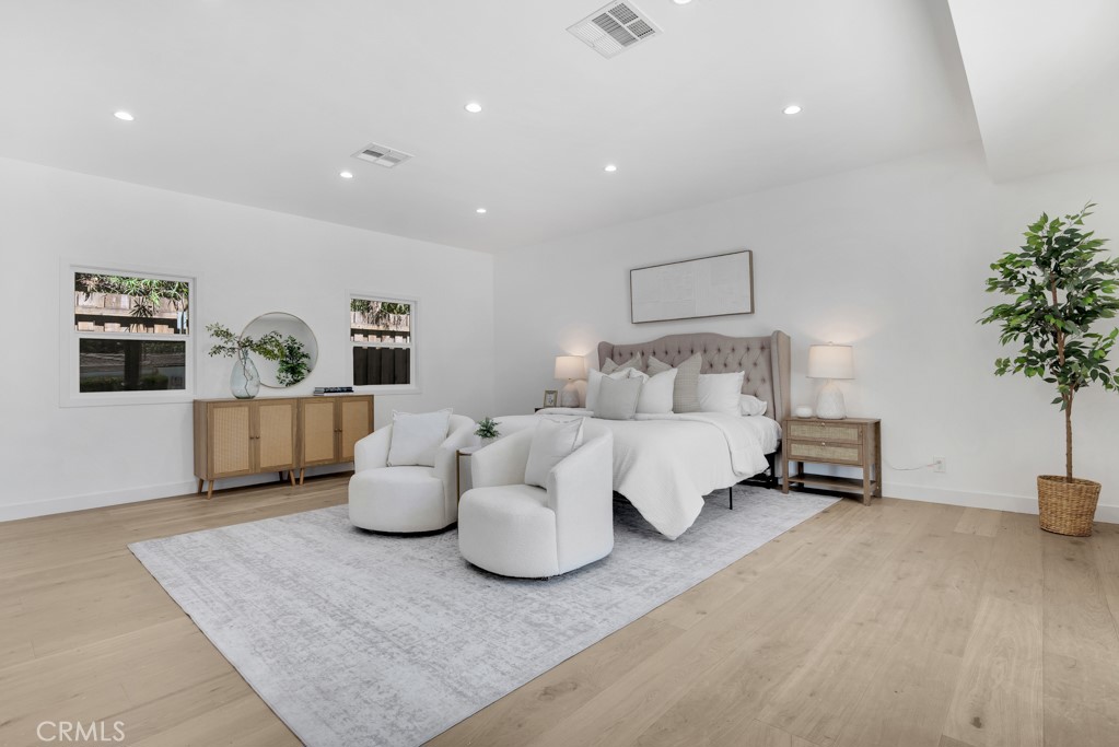 MLS #OC26196346 image #32