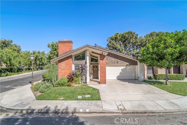 128 Windermere Ln, Glendora, CA 91741