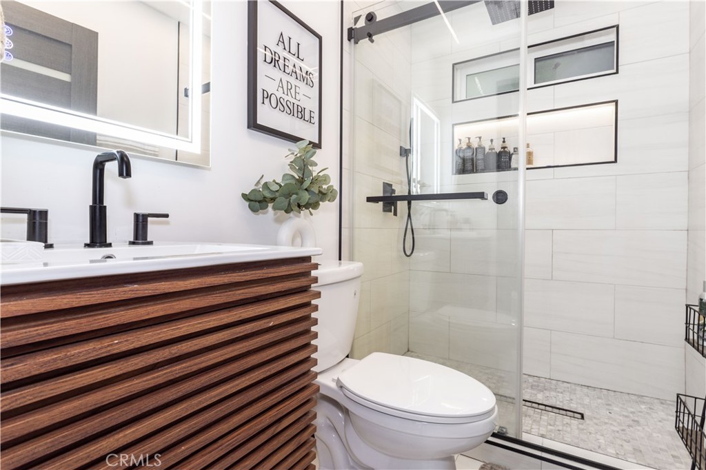 https://media.crmls.org/medias/cc3701dc-5038-4aa9-bce9-21a5ff87271d.jpg?preset=X-Large