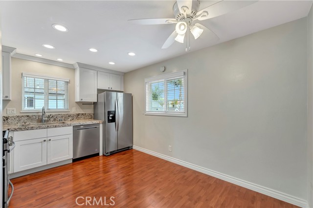 Detail Gallery Image 6 of 25 For 605 20th St #C,  Huntington Beach,  CA 92648 - 2 Beds | 1/1 Baths