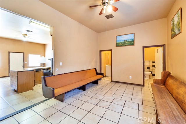 900 Sonora Street, Madera CA: https://media.crmls.org/medias/cc3953aa-8e8c-4c0a-acea-53717814e8ca.jpg