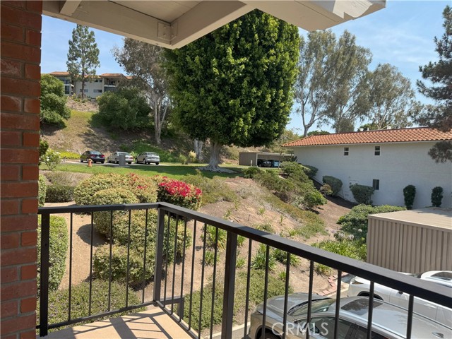 3300 Via Carrizo, Laguna Woods CA: https://media.crmls.org/medias/cc39a927-115f-4a14-af1e-55d9998081dd.jpg