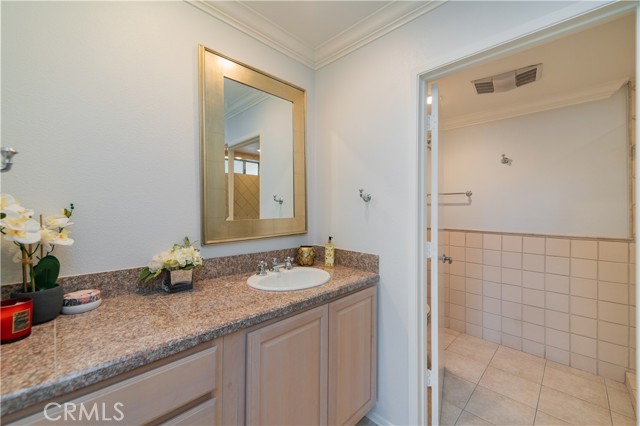 2381 Via Mariposa W, Laguna Woods CA: https://media.crmls.org/medias/cc39aaee-ce8c-4c11-96fe-d98eec2ebd9b.jpg