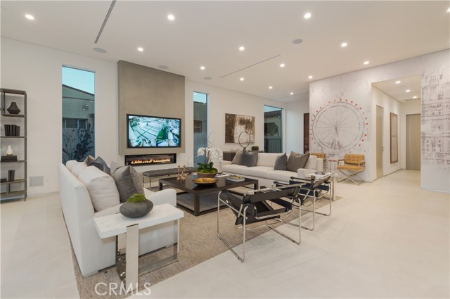 627 N Vista Street, Los Angeles CA: https://media.crmls.org/medias/cc39ac4e-dbb4-4beb-9a96-e197a3618971.jpg