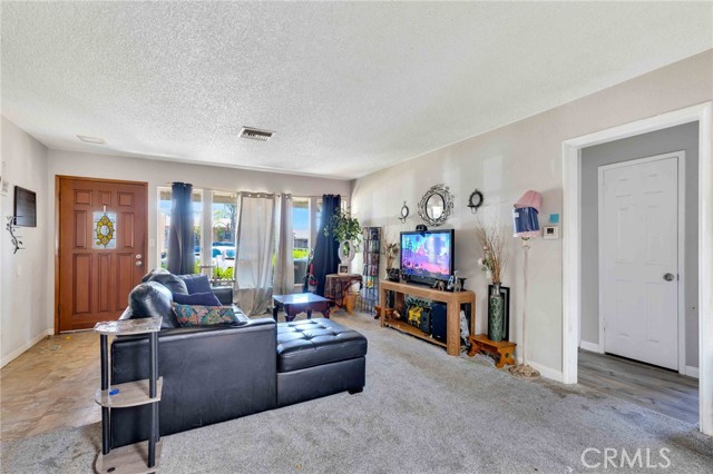222 W 8th Avenue, Escondido CA: https://media.crmls.org/medias/cc3b0ab3-7ed4-4c62-a628-c82c9fe0ea3d.jpg