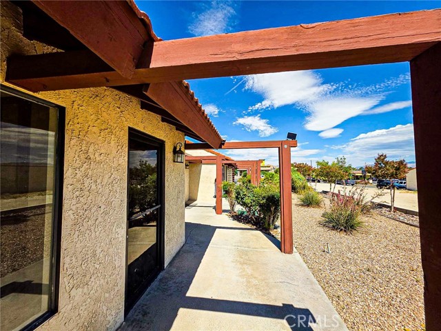 16048 Tuscola Road, Apple Valley, California 92307, ,Commercial Lease,For Rent,16048 Tuscola Road,CRHD25154199