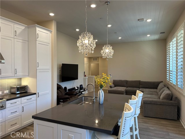227 Carlow, Irvine CA: https://media.crmls.org/medias/cc3bb85a-4d15-4f09-a258-182a263c153c.jpg