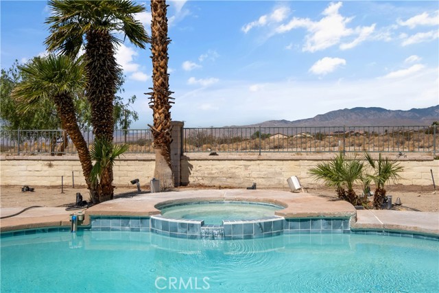 65501 Avenida Ladera, Desert Hot Springs CA: https://media.crmls.org/medias/cc3c5e76-5170-419f-8de8-81b97a288739.jpg