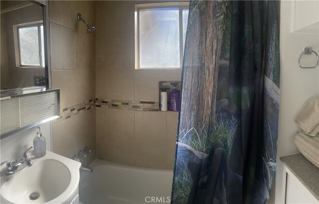 https://media.crmls.org/medias/cc3c813a-19f9-4623-9b04-03791e1fb286.jpg?preset=X-Large