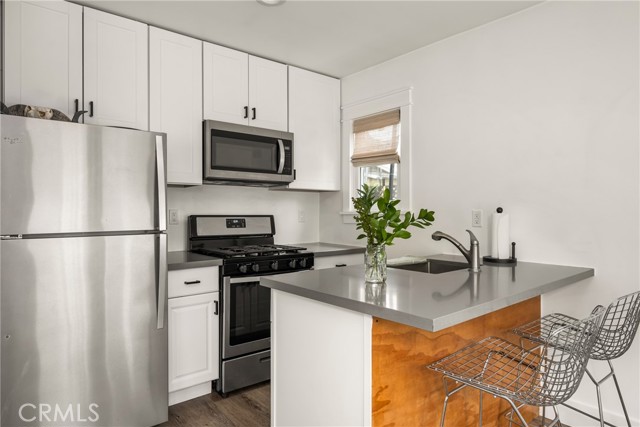 661 Grand Avenue, Long Beach CA: https://media.crmls.org/medias/cc3c95a6-cc6c-4d53-aed1-e337d318caf0.jpg