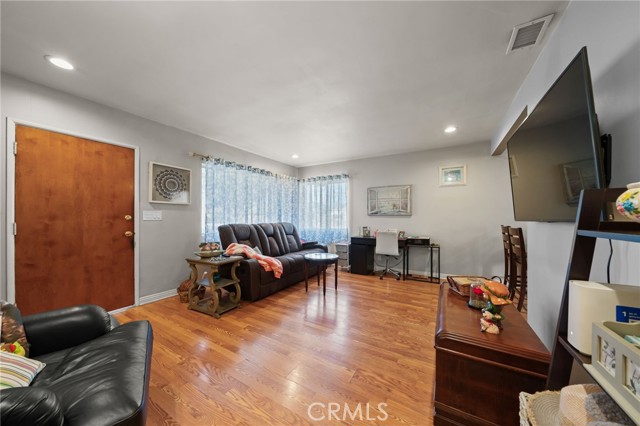 Detail Gallery Image 5 of 32 For 1422 E Mauretania, Wilmington,  CA 90744 - – Beds | – Baths