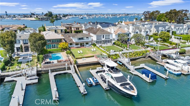 Detail Gallery Image 30 of 36 For 11 Harbor Is, Newport Beach,  CA 92660 - 3 Beds | 2 Baths