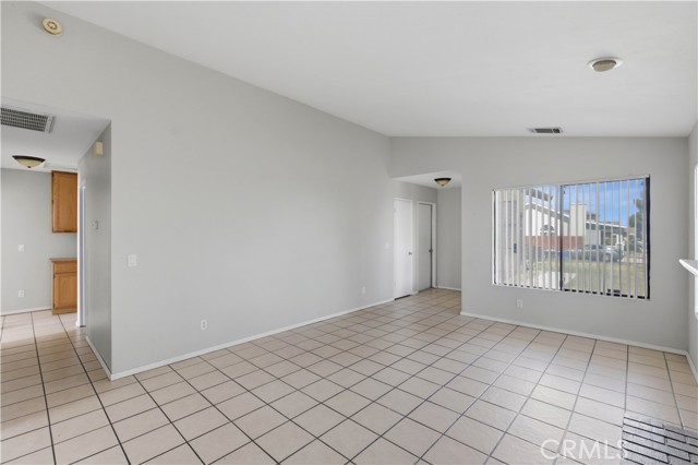 Detail Gallery Image 7 of 37 For 13645 Agate Way, Victorville,  CA 92392 - 3 Beds | 2 Baths