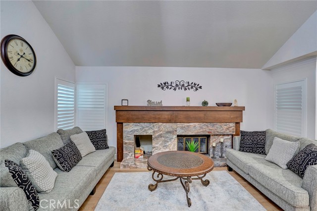17 Westbrook Lane, Pomona CA: https://media.crmls.org/medias/cc403e3a-5078-4760-baba-e608cc6eb3d2.jpg