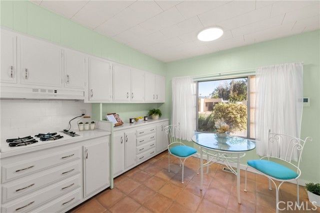 171 Balboa Drive, Palm Springs CA: https://media.crmls.org/medias/cc408f1d-a34a-4011-aef1-28399f0fb48f.jpg
